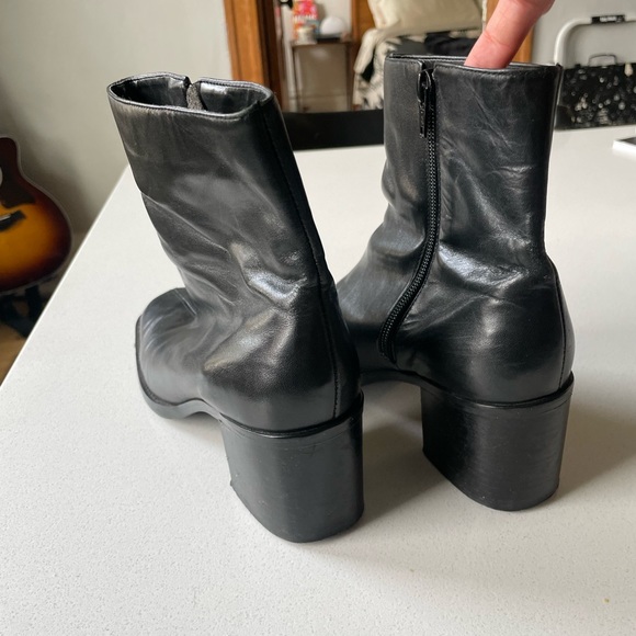 Black Vintage Square Toe Boots - Picture 4 of 9